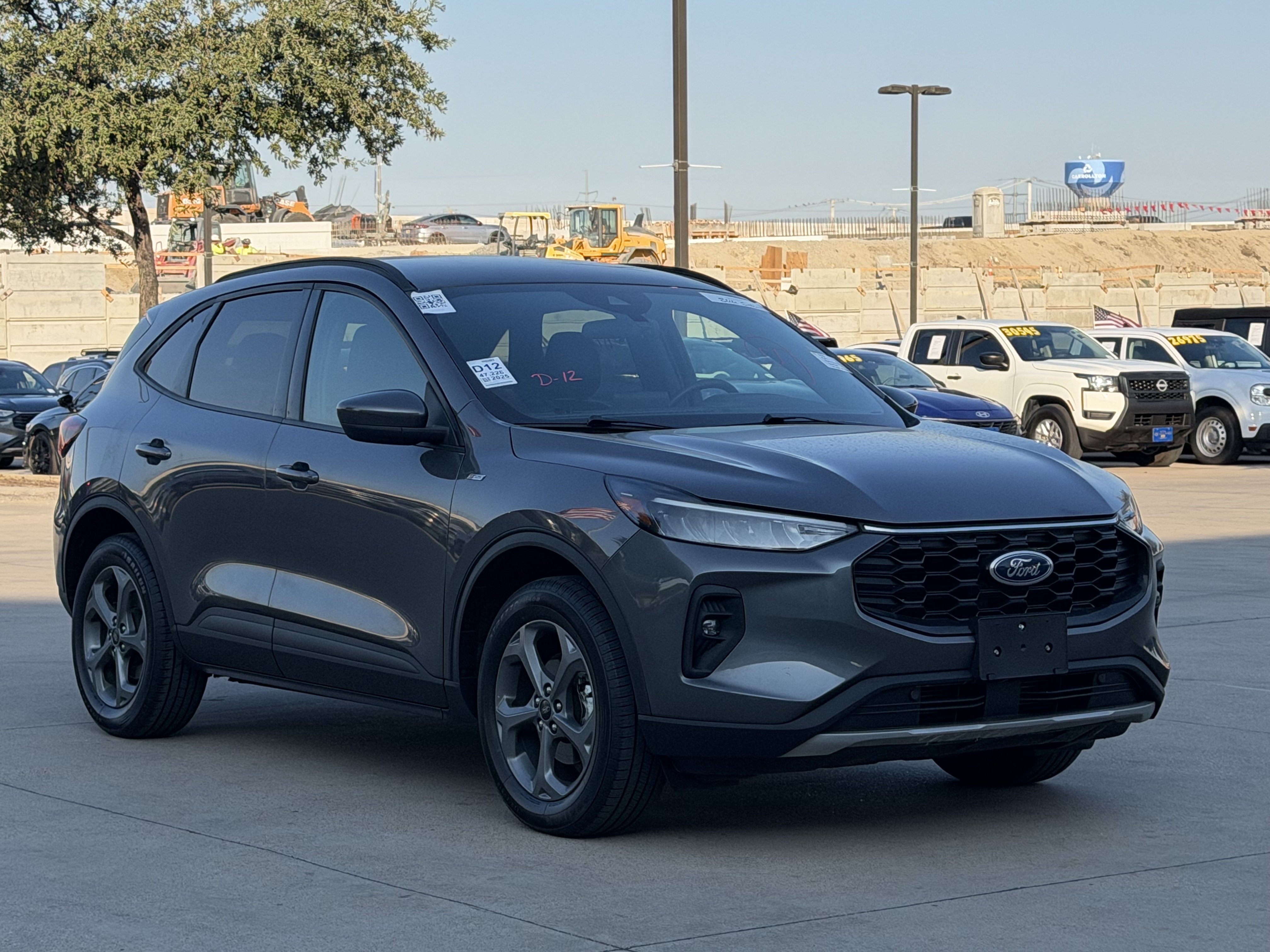 Certified 2025 Ford Escape ST-Line Select AWD/4WD image 2