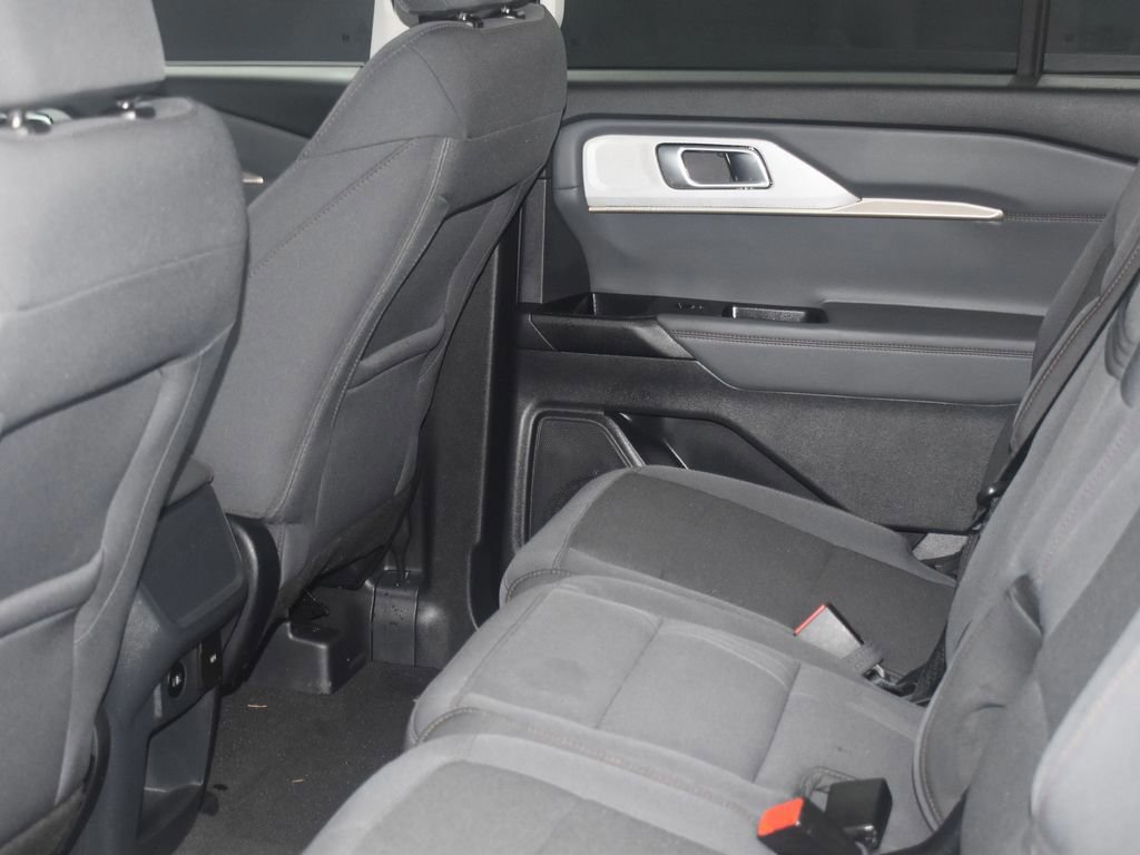 Certified 2025 Ford Explorer Active image 11