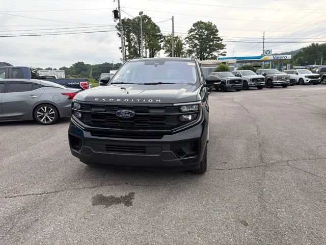Certified 2025 Ford Expedition Active AWD/4WD image 8