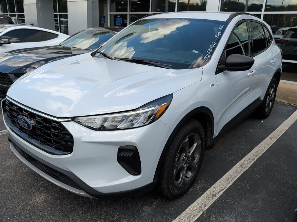 Certified 2025 Ford Escape ST-Line AWD/4WD image 3