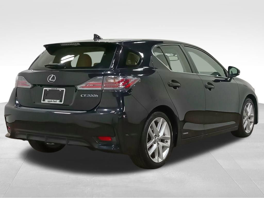 Used 2017 Lexus CT 200h 200h w/ Navigation System Package image 3
