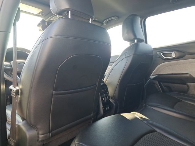 Used 2024 Jeep Compass Latitude image 13