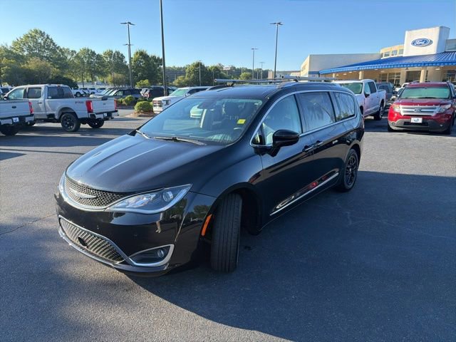 Used 2020 Chrysler Pacifica Touring-L w/ Advanced Safetytec Group FWD image 19