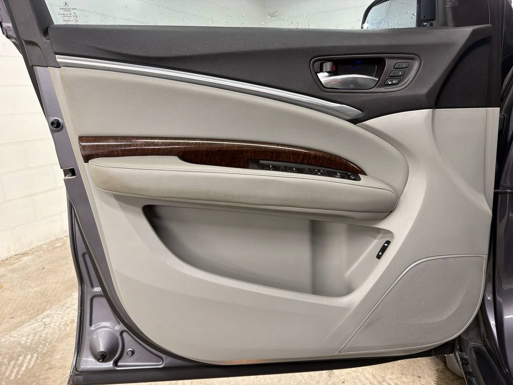 Used 2018 Acura MDX FWD w/ Technology Package image 16
