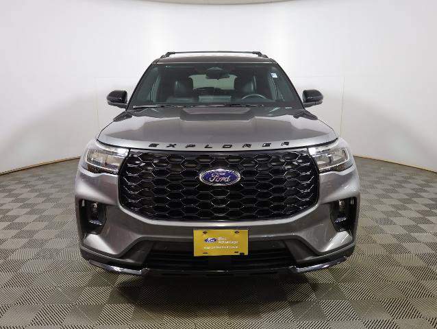 Certified 2025 Ford Explorer ST-Line AWD/4WD image 3