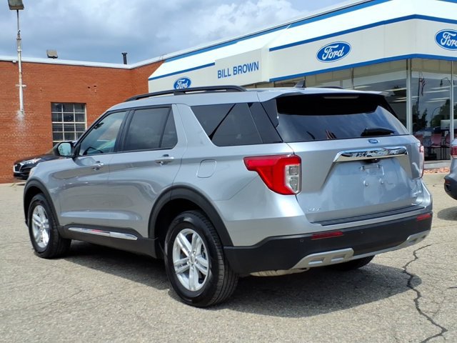 Certified 2024 Ford Explorer XLT w/ Equipment Group 202A AWD/4WD image 2