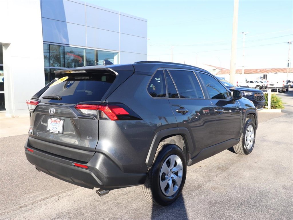 Used 2020 Toyota RAV4 LE image 11