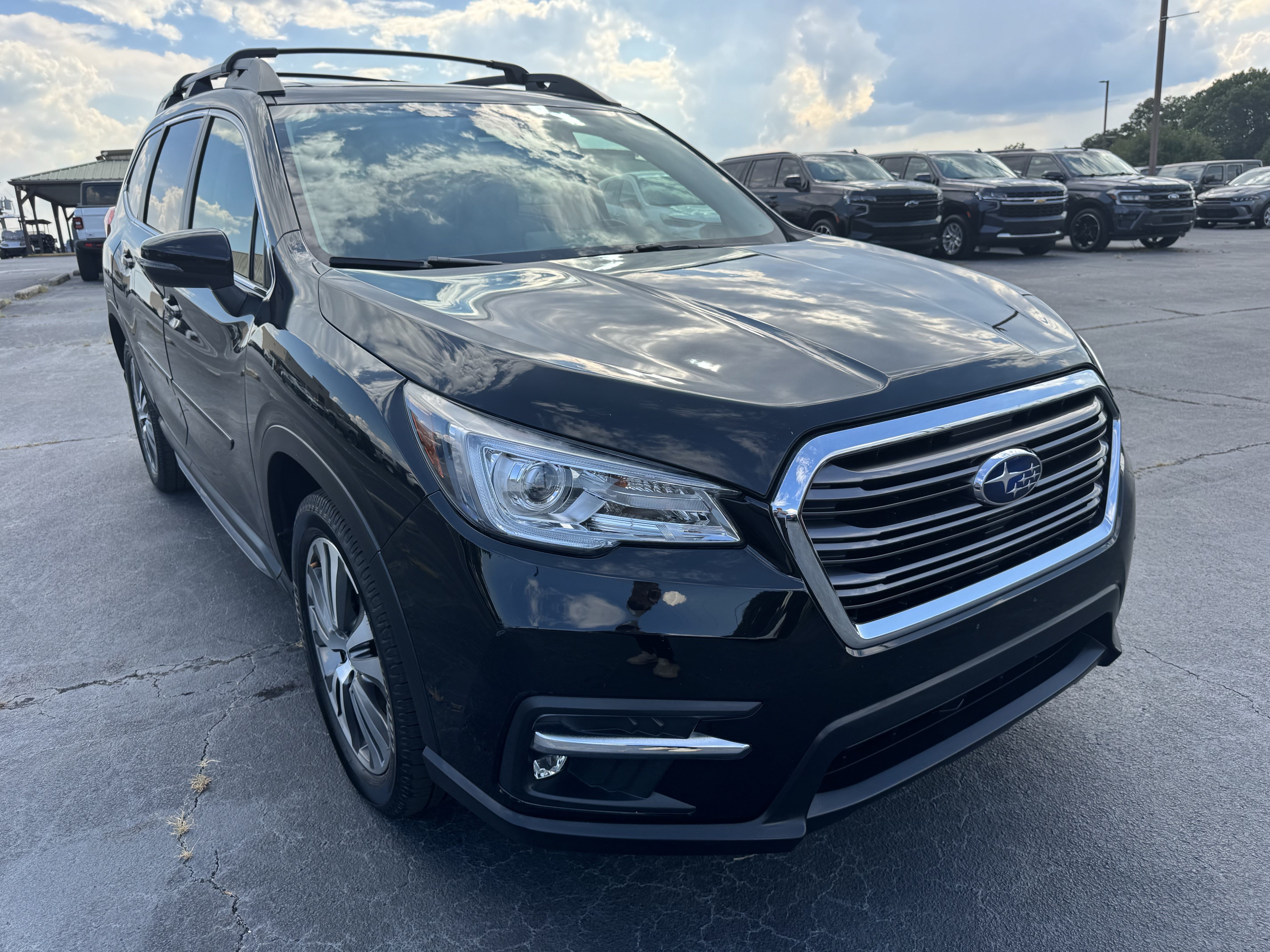 Used 2022 Subaru Ascent Limited w/ Technology Package AWD/4WD image 4