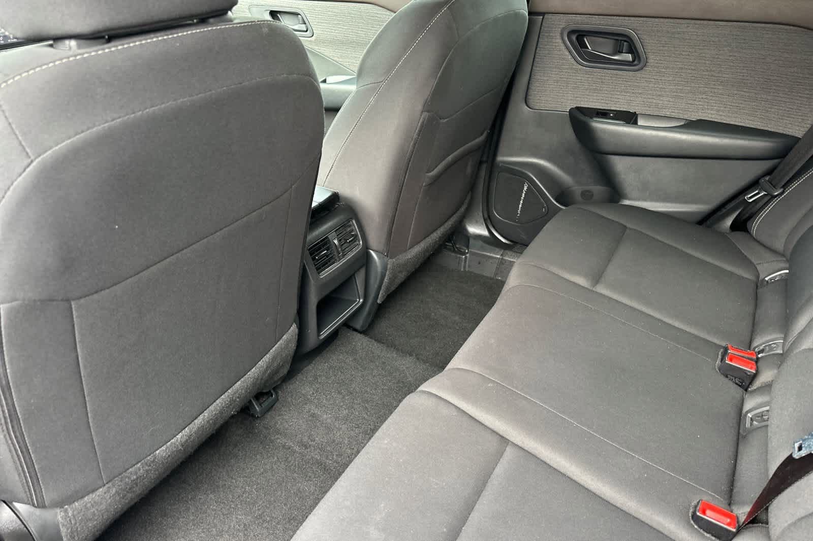 Used 2023 Nissan Rogue S AWD/4WD image 4