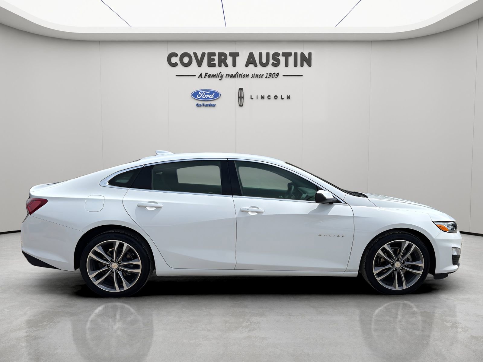 Used 2023 Chevrolet Malibu LT w/ LPO, Floor Liner Package FWD image 6
