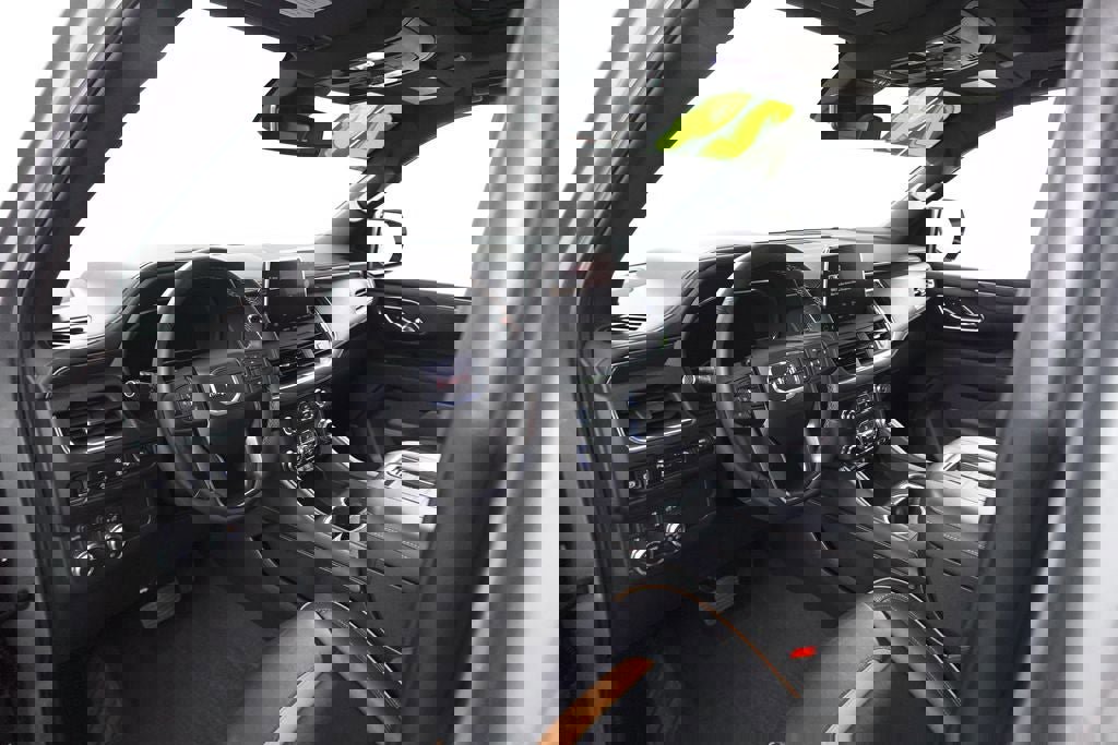 Used 2024 GMC Yukon AT4 w/ Technology Package image 14