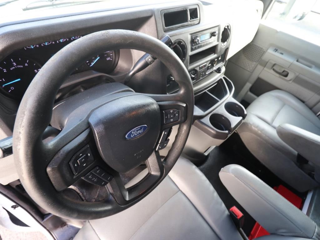 Certified 2022 Ford E-450 and Econoline 450 Super Duty w/ Power Windows & Locks Group image 13