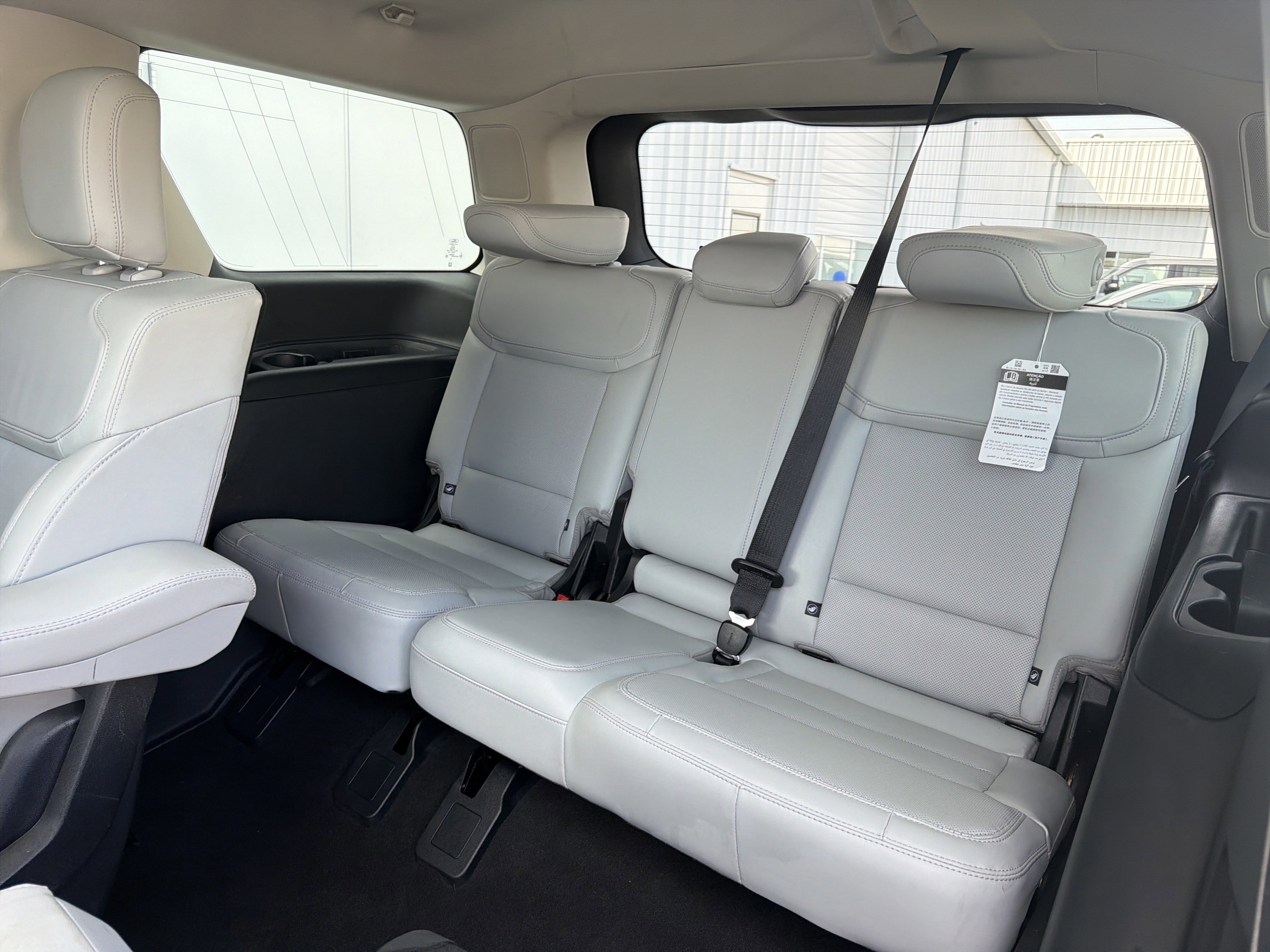 Certified 2025 Ford Expedition Platinum w/ Driver's Package image 36