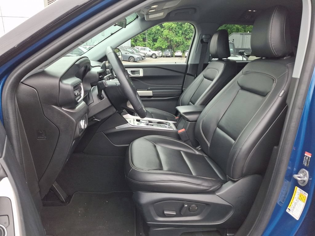 Certified 2022 Ford Explorer XLT w/ Equipment Group 202A AWD/4WD image 13
