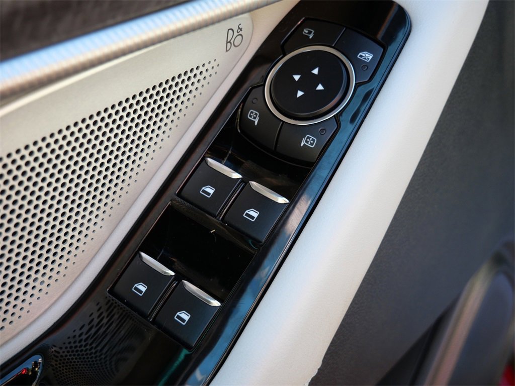 Certified 2025 Ford Explorer Platinum w/ Ultimate Package image 17