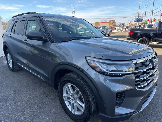 Certified 2025 Ford Explorer Active image 4