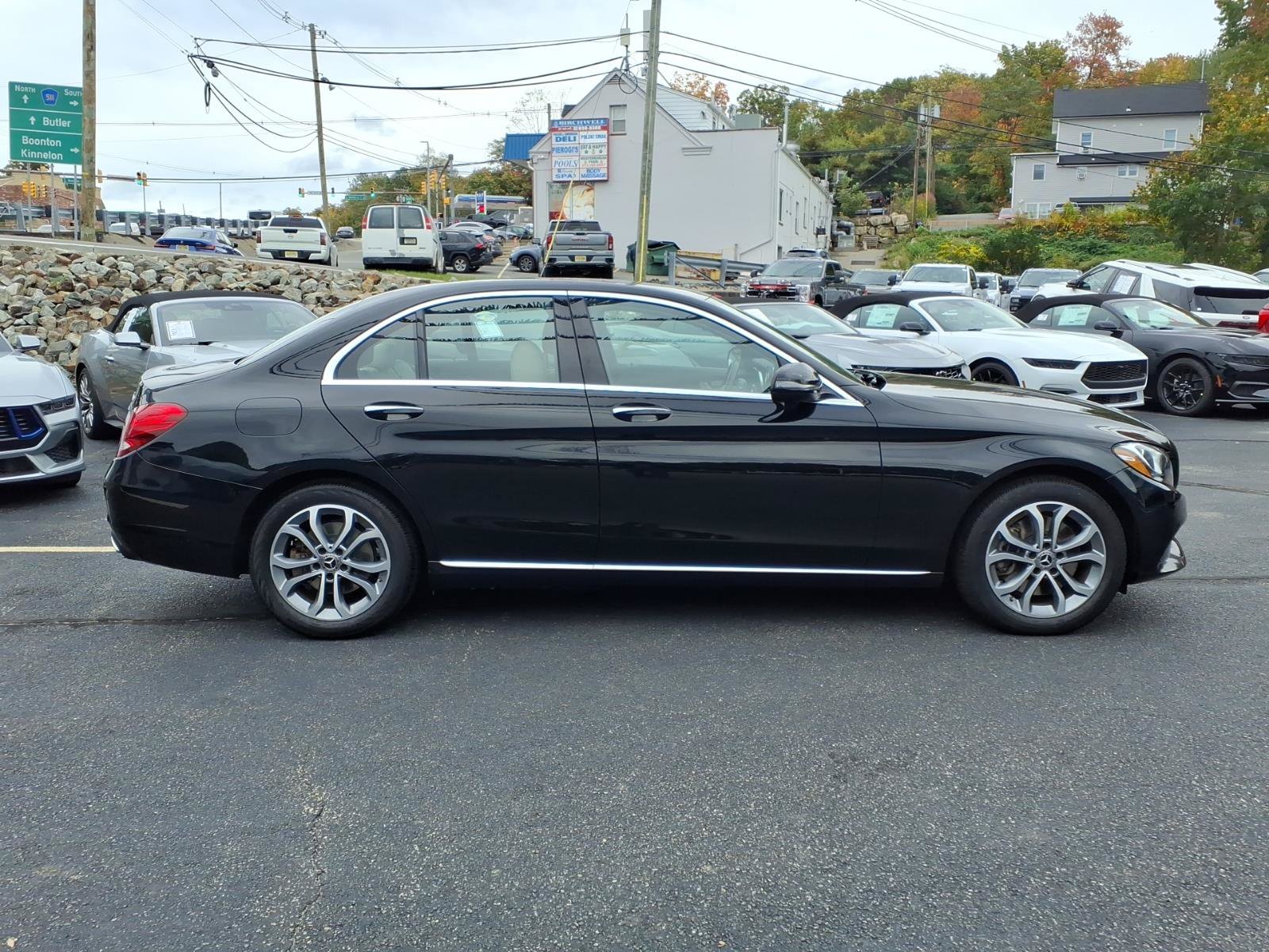Used 2018 Mercedes-Benz C 300 4MATIC Sedan image 9