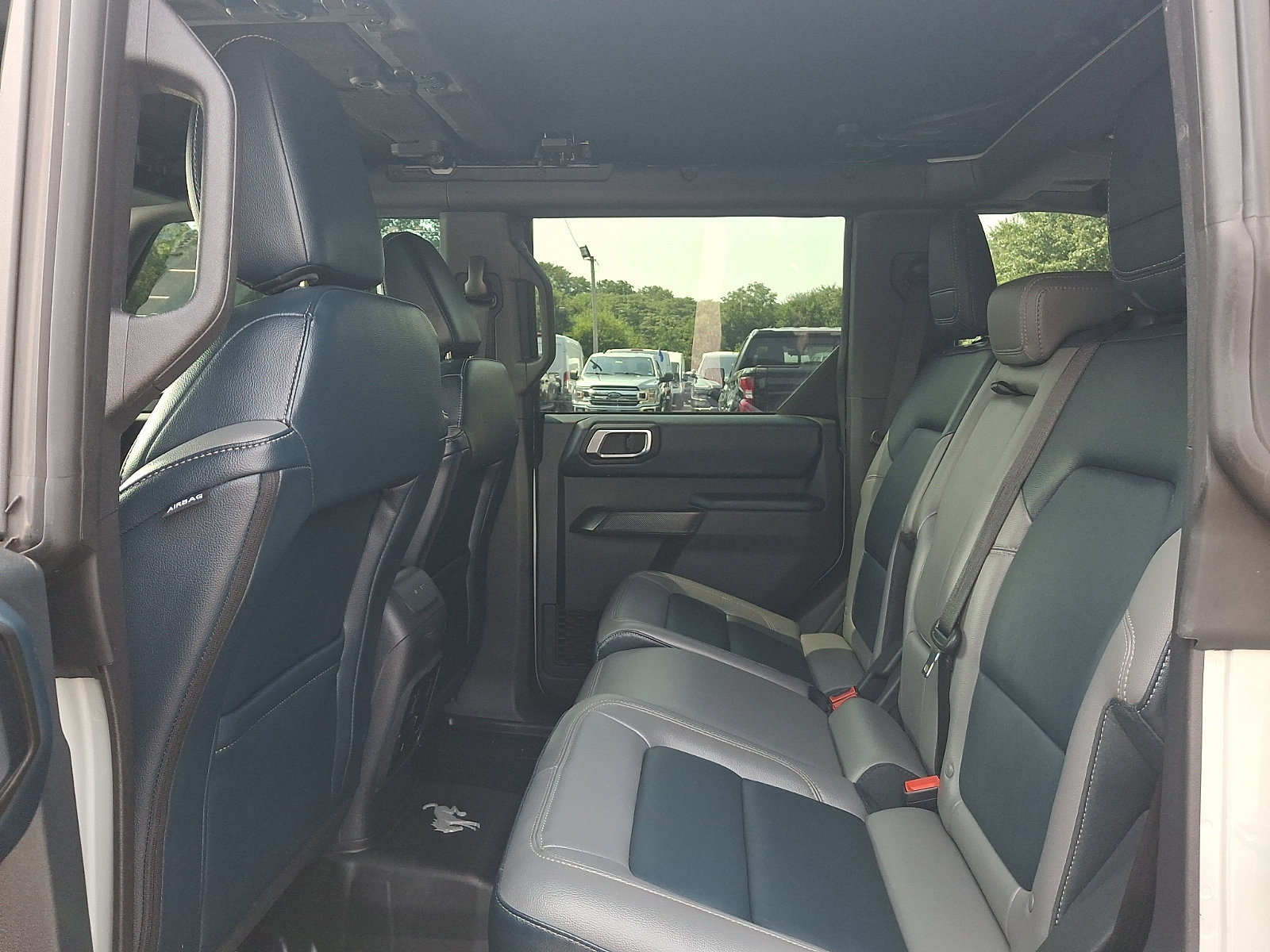 Certified 2024 Ford Bronco Outer Banks w/ Sasquatch Package AWD/4WD image 10