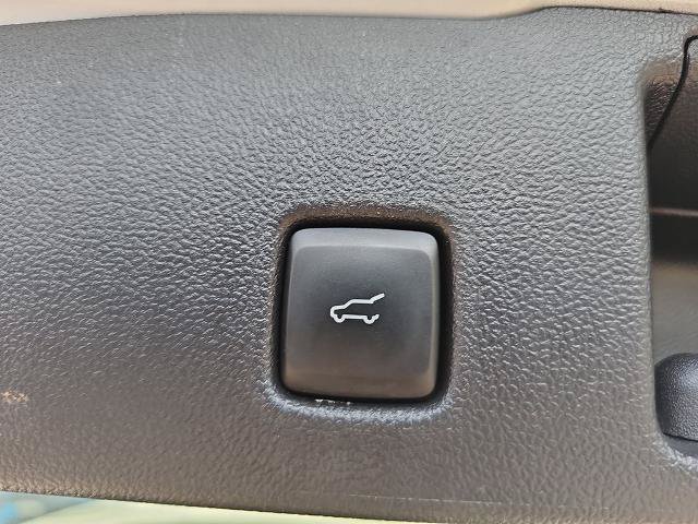 Certified 2025 Ford Escape ST-Line Select AWD/4WD image 13