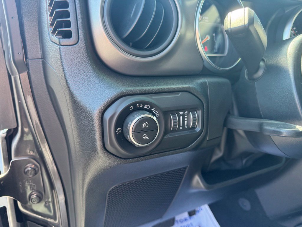 Used 2022 Jeep Gladiator Sport AWD/4WD image 4
