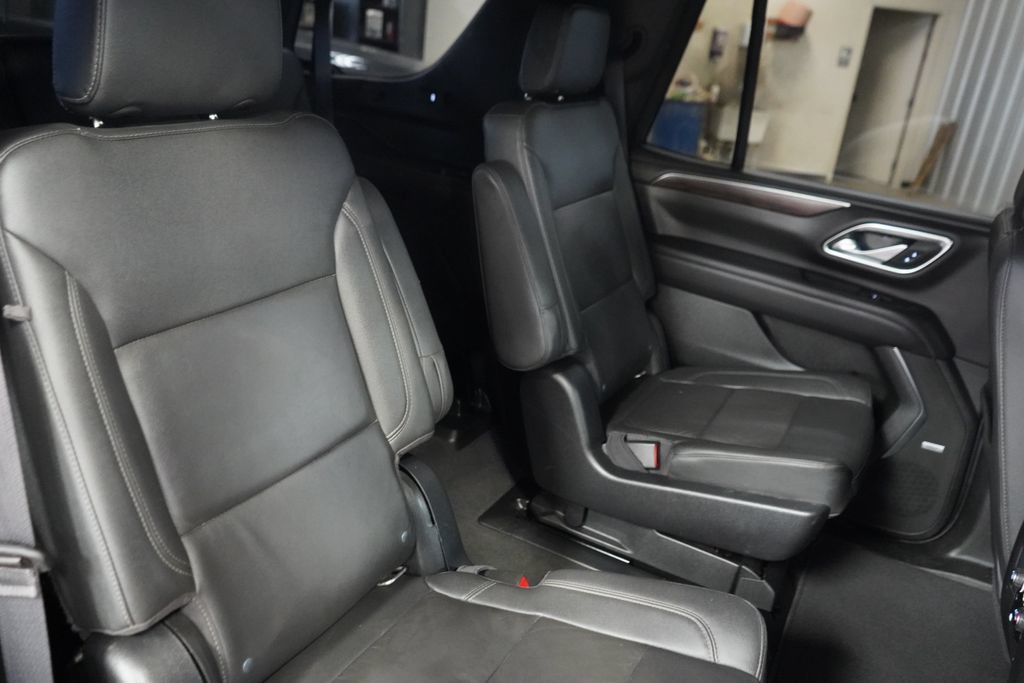 Used 2022 Chevrolet Tahoe LT w/ Luxury Package AWD/4WD image 23