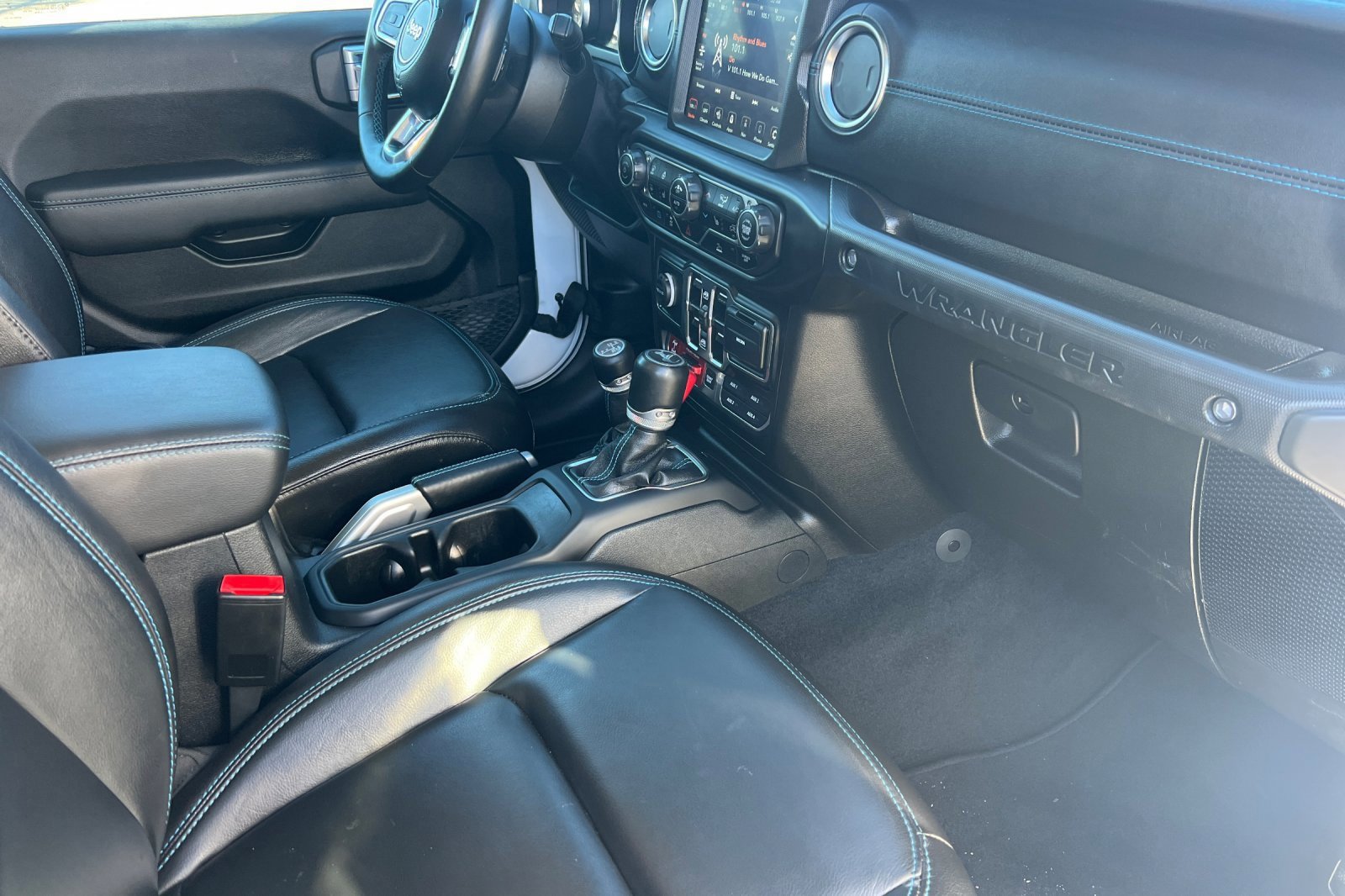 Used 2021 Jeep Wrangler Unlimited Rubicon 4xe w/ Steel Bumper Group image 17