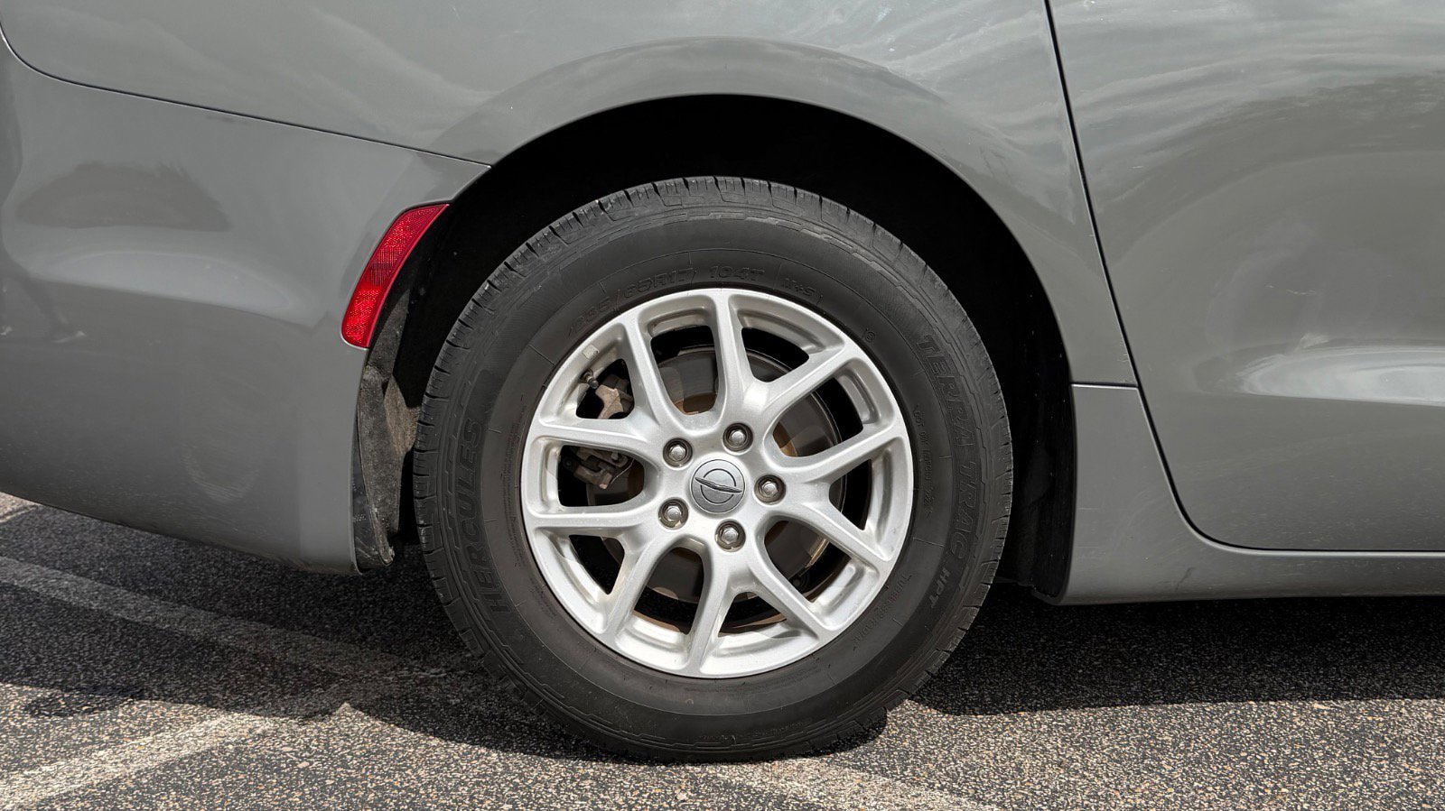 Used 2022 Chrysler Pacifica Touring-L FWD image 15