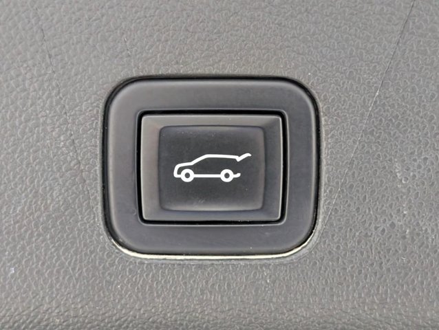 Used 2022 Chevrolet Tahoe RST w/ Luxury Package AWD/4WD image 26