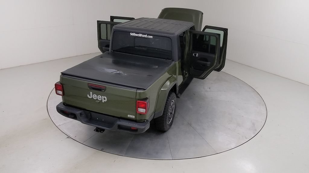 Used 2022 Jeep Gladiator Overland w/ Dual Top Group AWD/4WD image 50