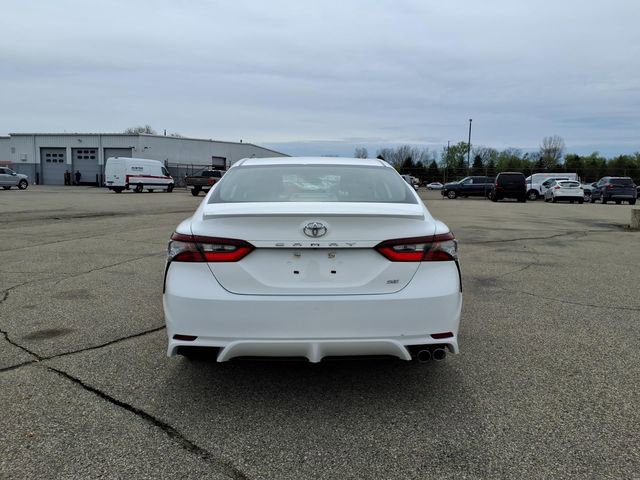 Used 2024 Toyota Camry SE FWD image 7