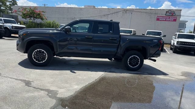 Used 2025 Toyota Tacoma TRD Off-Road AWD/4WD image 4