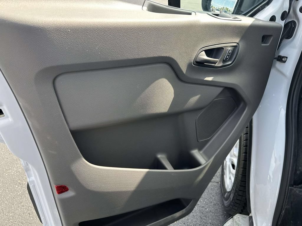 Certified 2025 Ford Transit 250 Low Roof w/ Exterior Upgrade Package RWD image 9