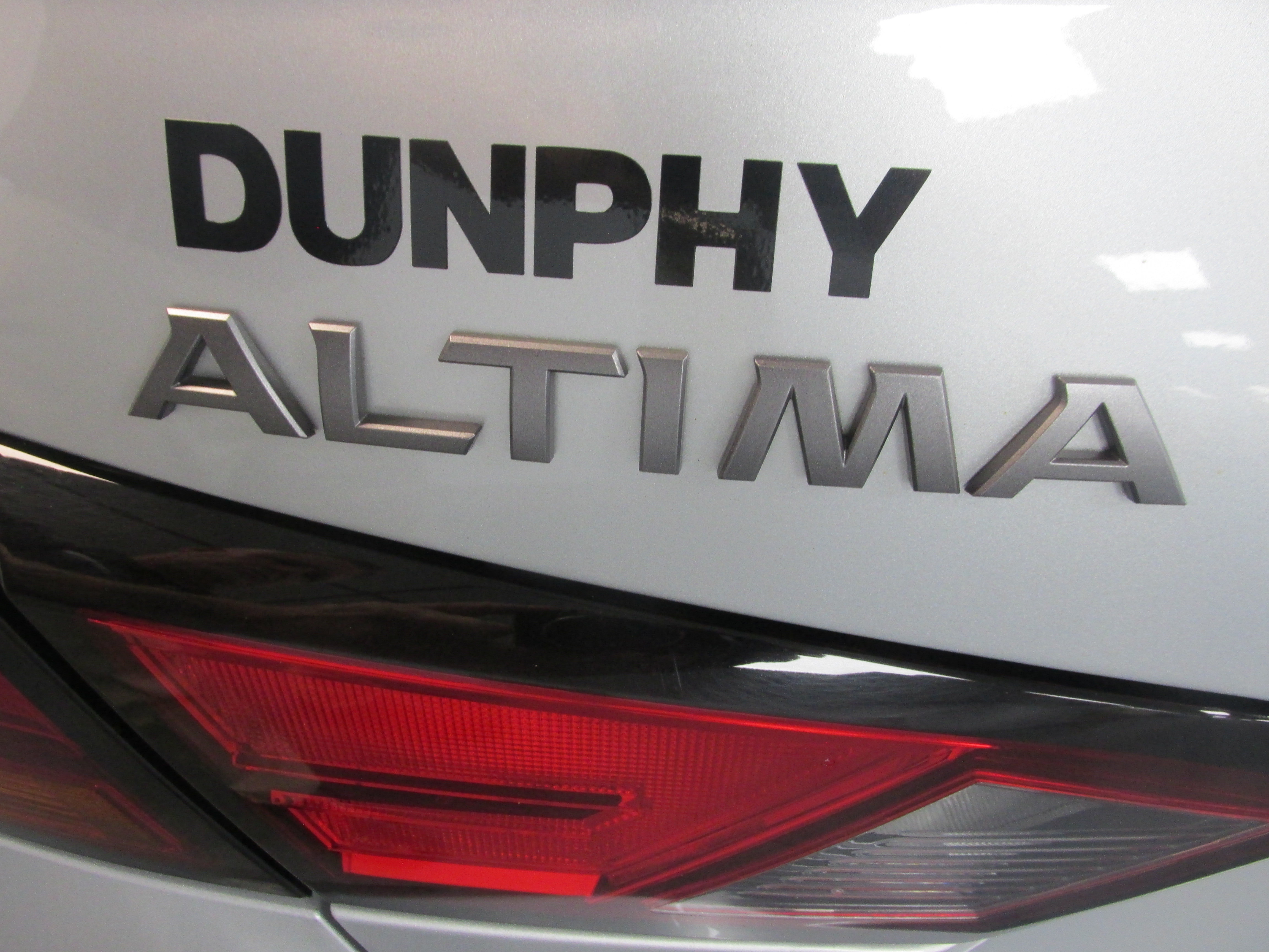 Used 2024 Nissan Altima 2.5 SV FWD image 19