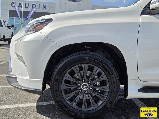 Used 2022 Lexus GX 460 Premium w/ Accessory Package AWD/4WD image 10