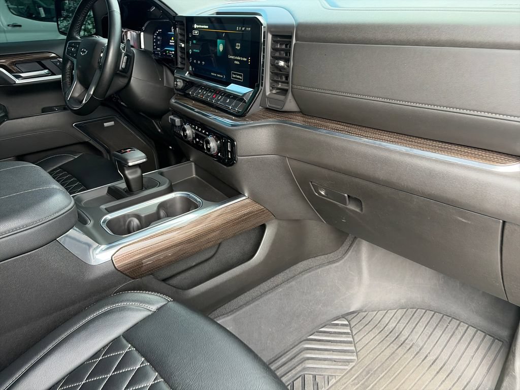 Used 2025 Chevrolet Silverado 1500 RST AWD/4WD image 34