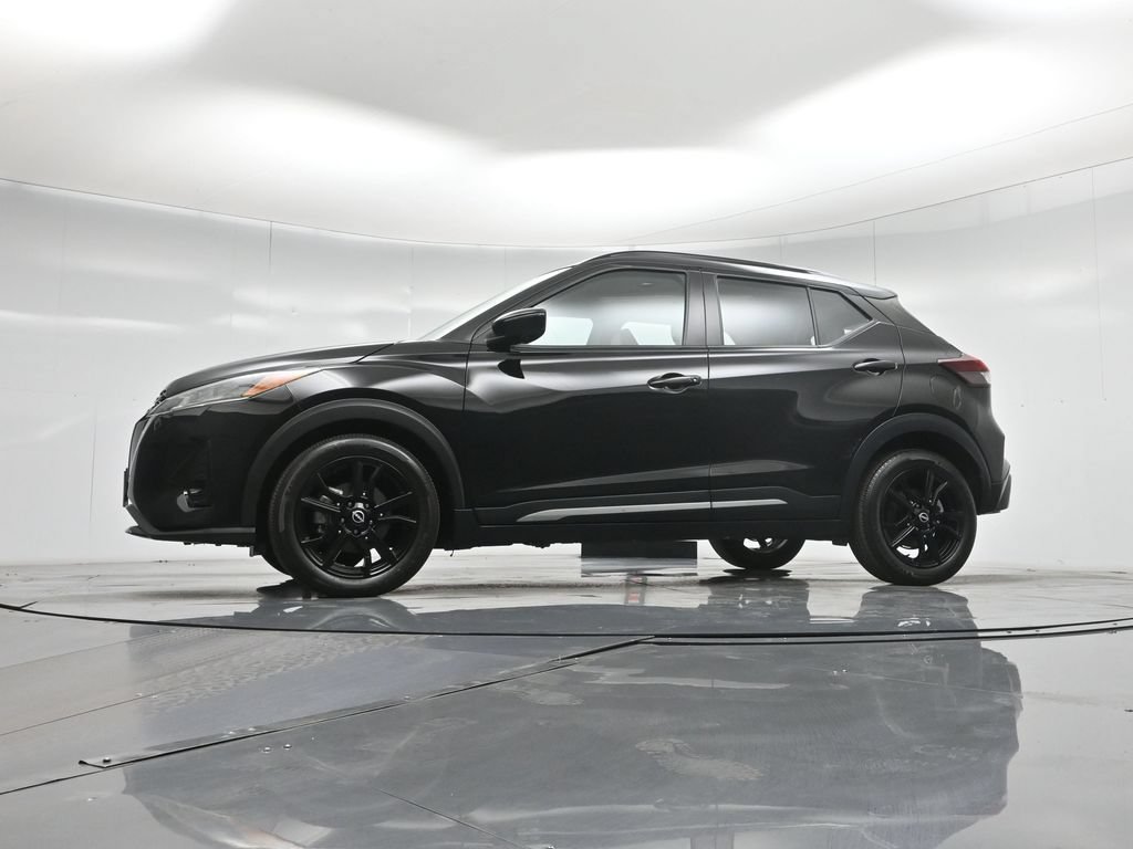 Used 2023 Nissan Kicks SR w/ SR Premium Package FWD image 51