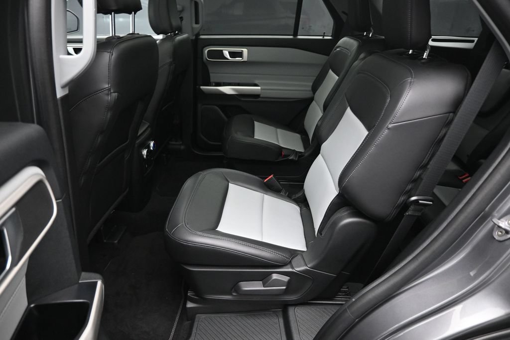 Certified 2023 Ford Explorer XLT w/ Equipment Group 202A RWD image 21