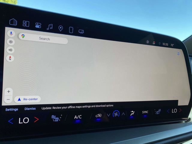 Used 2025 Chevrolet Traverse LT w/ Driver Confidence Package image 27