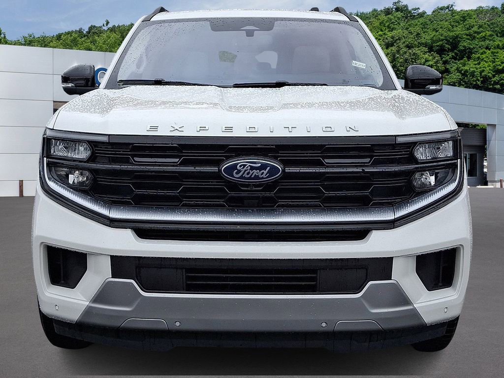 Certified 2025 Ford Expedition Platinum AWD/4WD image 2