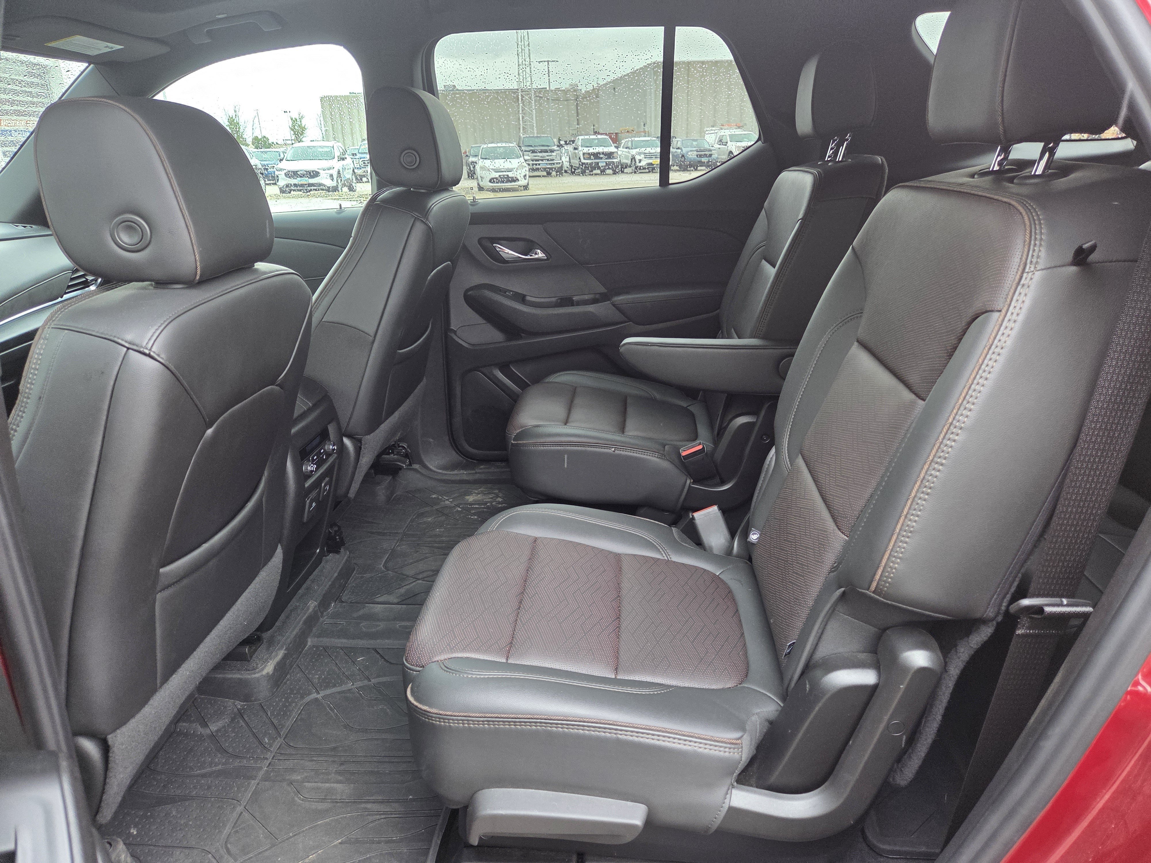 Used 2023 Chevrolet Traverse High Country AWD/4WD image 9