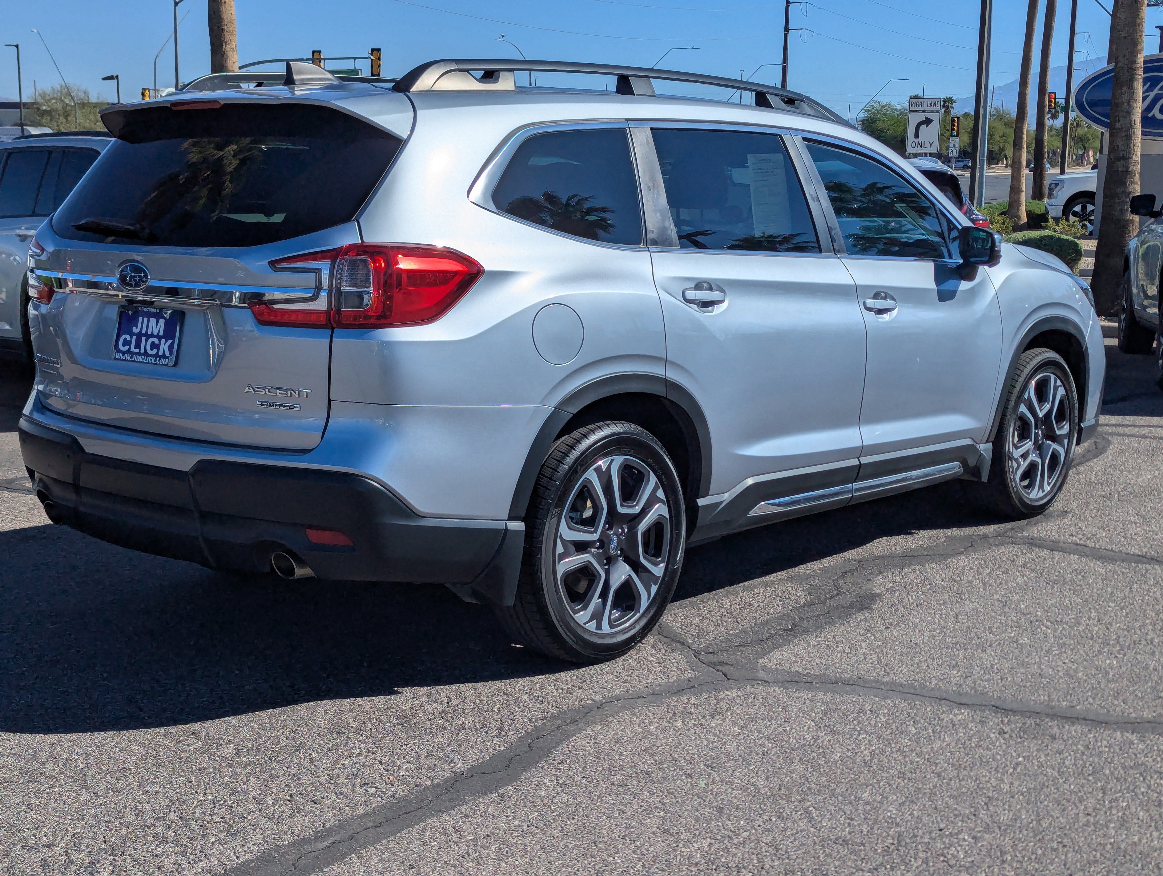 Used 2023 Subaru Ascent Limited w/ Technology Package image 4