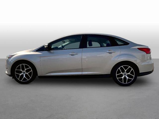 Certified 2017 Ford Focus SEL w/ Cold Weather Package FWD image 4