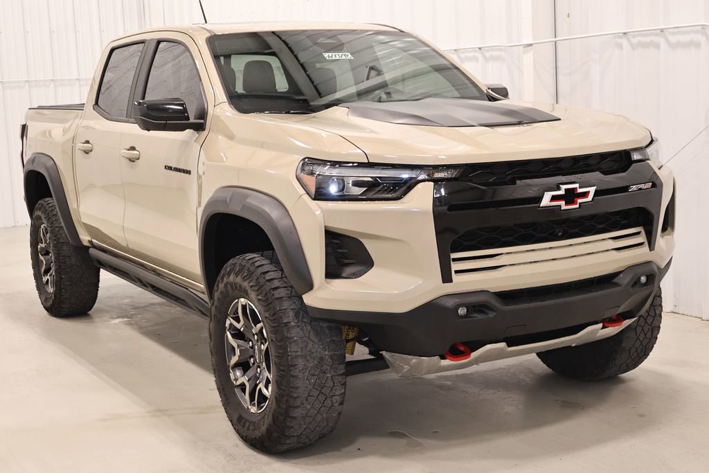 Used 2024 Chevrolet Colorado ZR2 w/ ZR2 Convenience Package III image 4