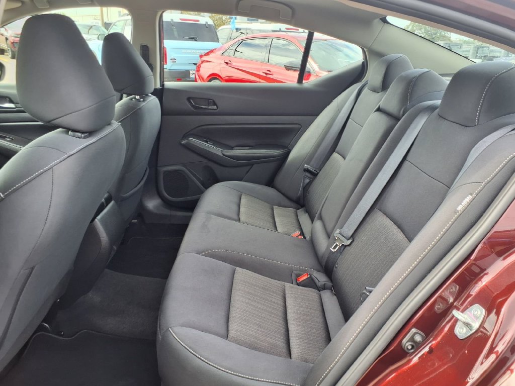 Used 2025 Nissan Altima 2.5 SV FWD image 26