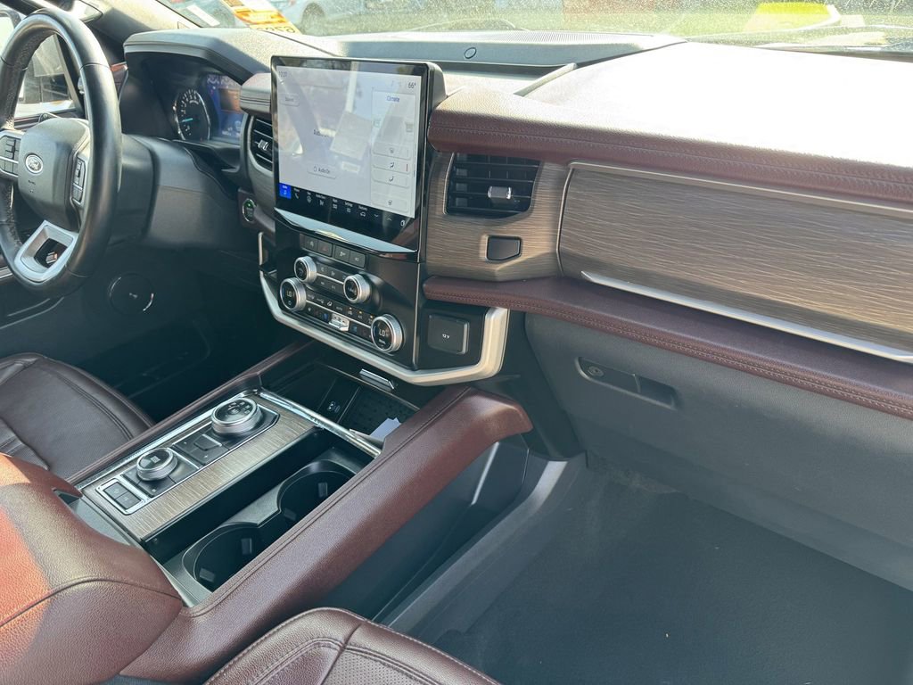 Certified 2024 Ford Expedition Limited image 5
