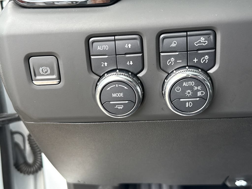 Used 2024 GMC Sierra 2500 AT4 w/ AT4 Premium Plus Package AWD/4WD image 15