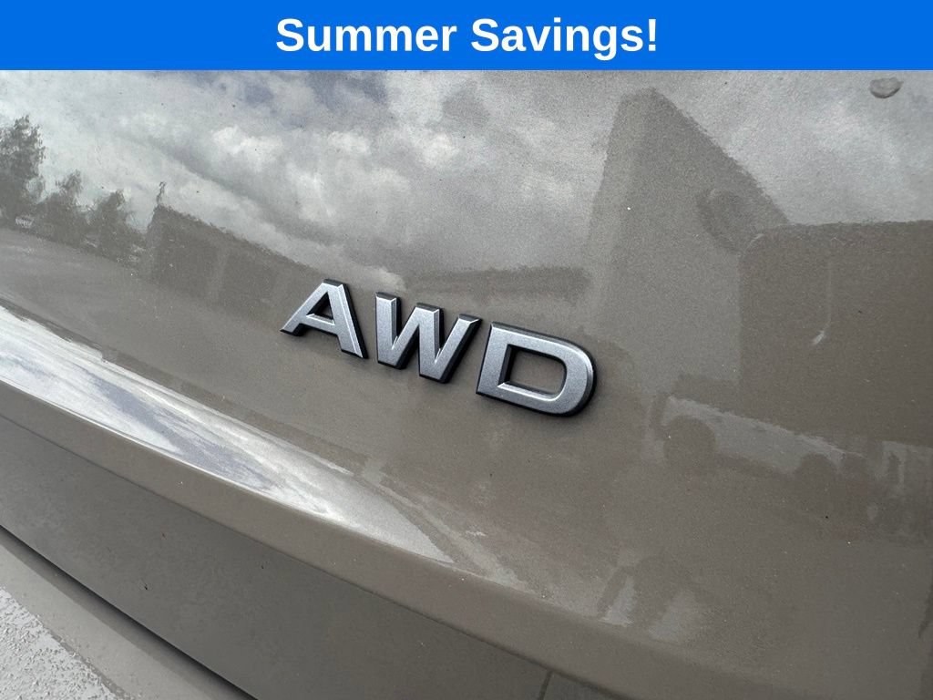 Used 2025 Nissan Rogue SV AWD/4WD image 7