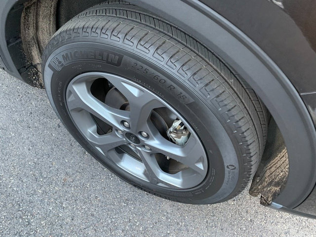 Certified 2025 Ford Escape ST-Line AWD/4WD image 9