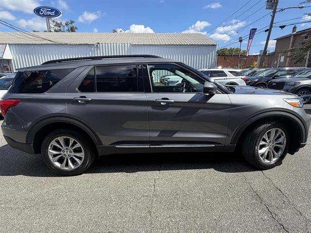 Certified 2023 Ford Explorer XLT w/ Equipment Group 202A AWD/4WD image 2
