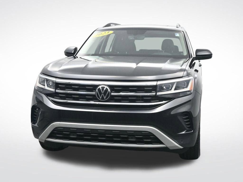 Used 2023 Volkswagen Atlas SE w/ Panoramic Sunroof Package FWD image 2